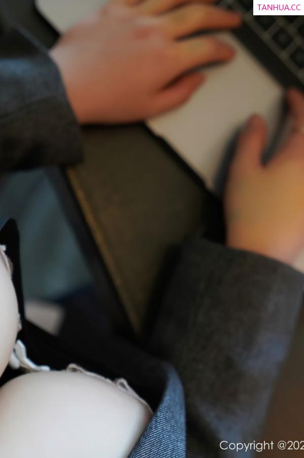 美七Mia  [XiuRen]高清写真图 2020.10.09 No.2628 美七Mia第25张图片